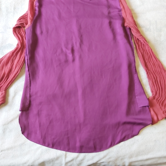 Tahari Hi-Low Blouse - Picture 5 of 6